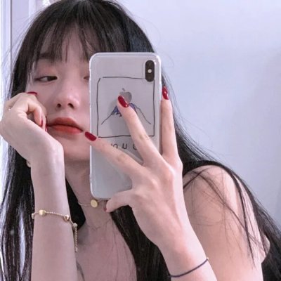 深深腥红
